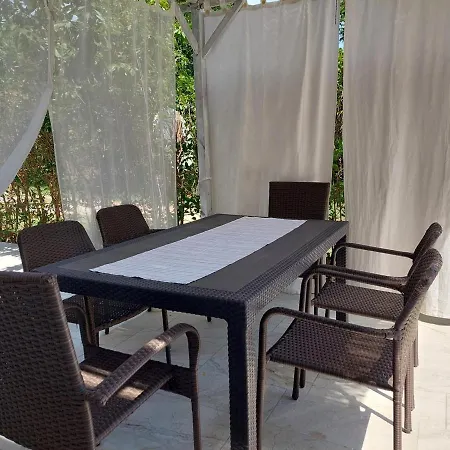 Parenzana Apartman *